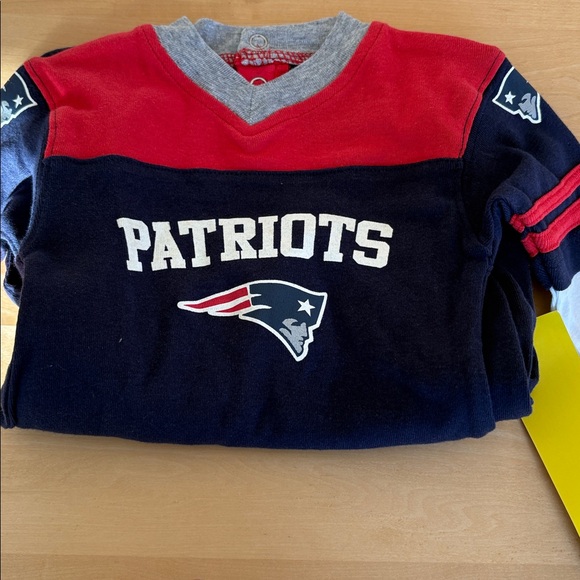 NE Patriots Onesie - Picture 3 of 5